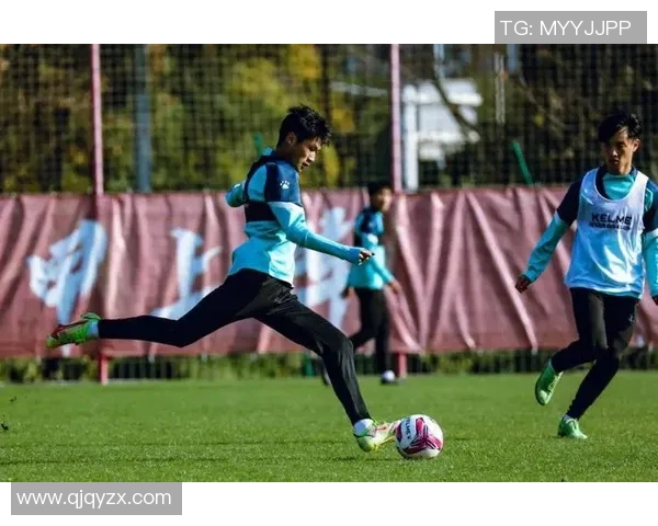 成都羽毛球队以96分稳居锦标赛积分榜首位展现强劲实力 成都羽毛球队以96分稳居锦标赛积分榜首位展现强劲实力