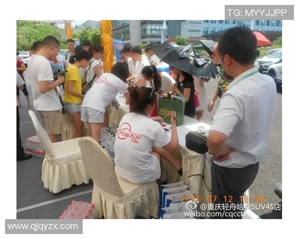 香港足球明星莅临滨州激情对决引发球迷热潮盛况空前 香港足球明星莅临滨州激情对决引发球迷热潮盛况空前